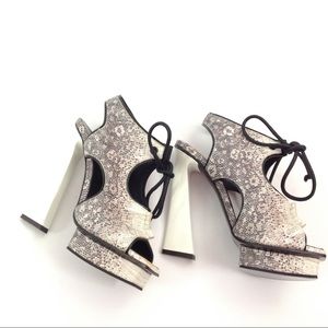 $1050 Proenza Schouler Womens Peep Toe Pumps